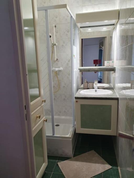 Medipole T2 Avec Un Garage Gratuit Sur Place, 16Min A Centre Ville Lyon En Metro A Villeurbanne Exteriér fotografie